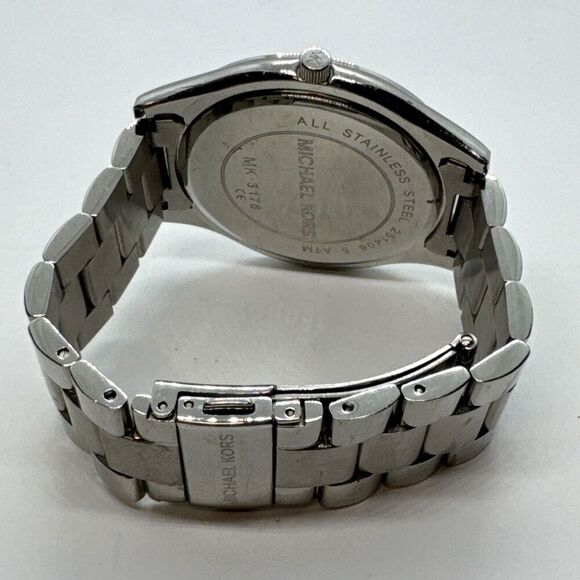 Michael Kors Slim Runway MK3178 Women's Silver Analog Dial Quartz Watch JNA609 - Picture 9 of 11